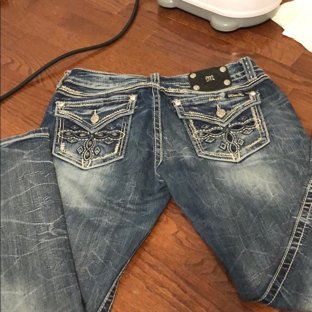 31 waist and 28 inseem Miss Me Jeans